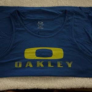Oakley tank top